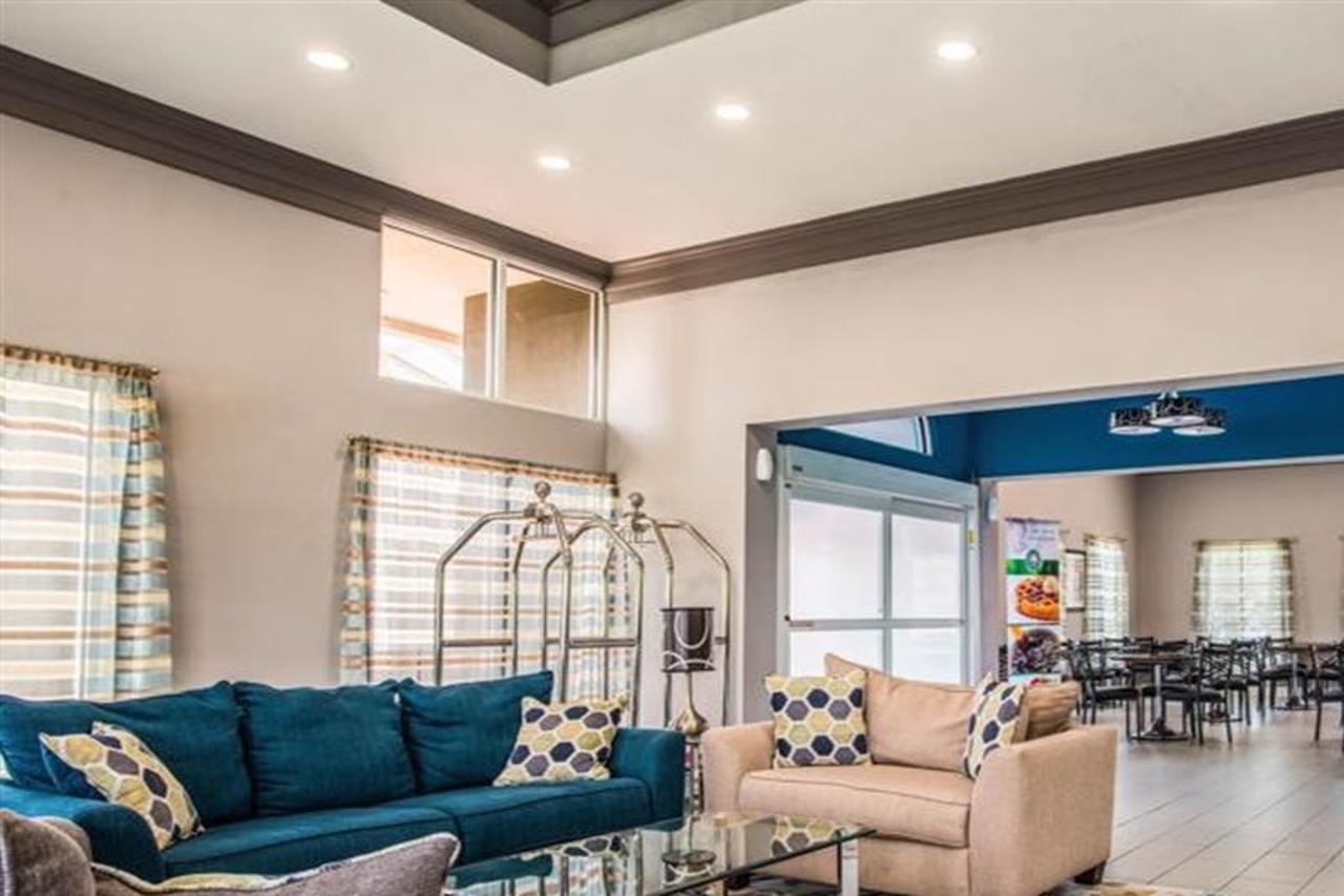 Quality Suites Lake Charles Downtown Exterior foto
