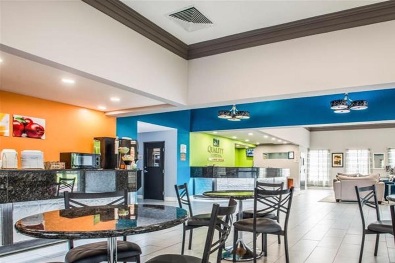 Quality Suites Lake Charles Downtown Exterior foto