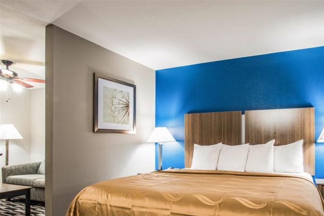 Quality Suites Lake Charles Downtown Exterior foto