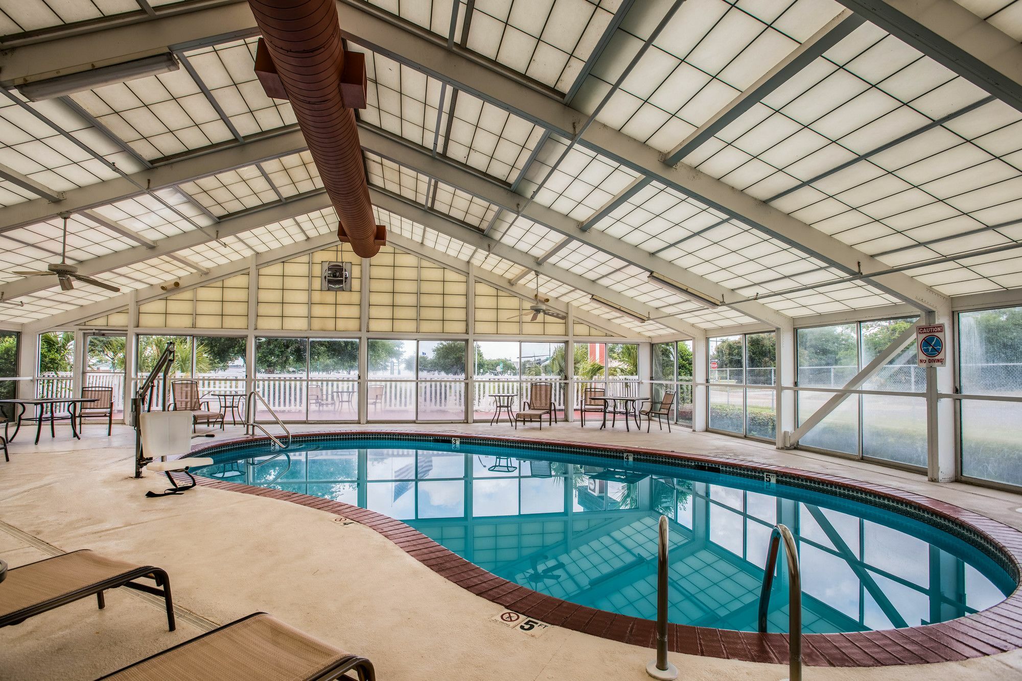 Quality Suites Lake Charles Downtown Exterior foto